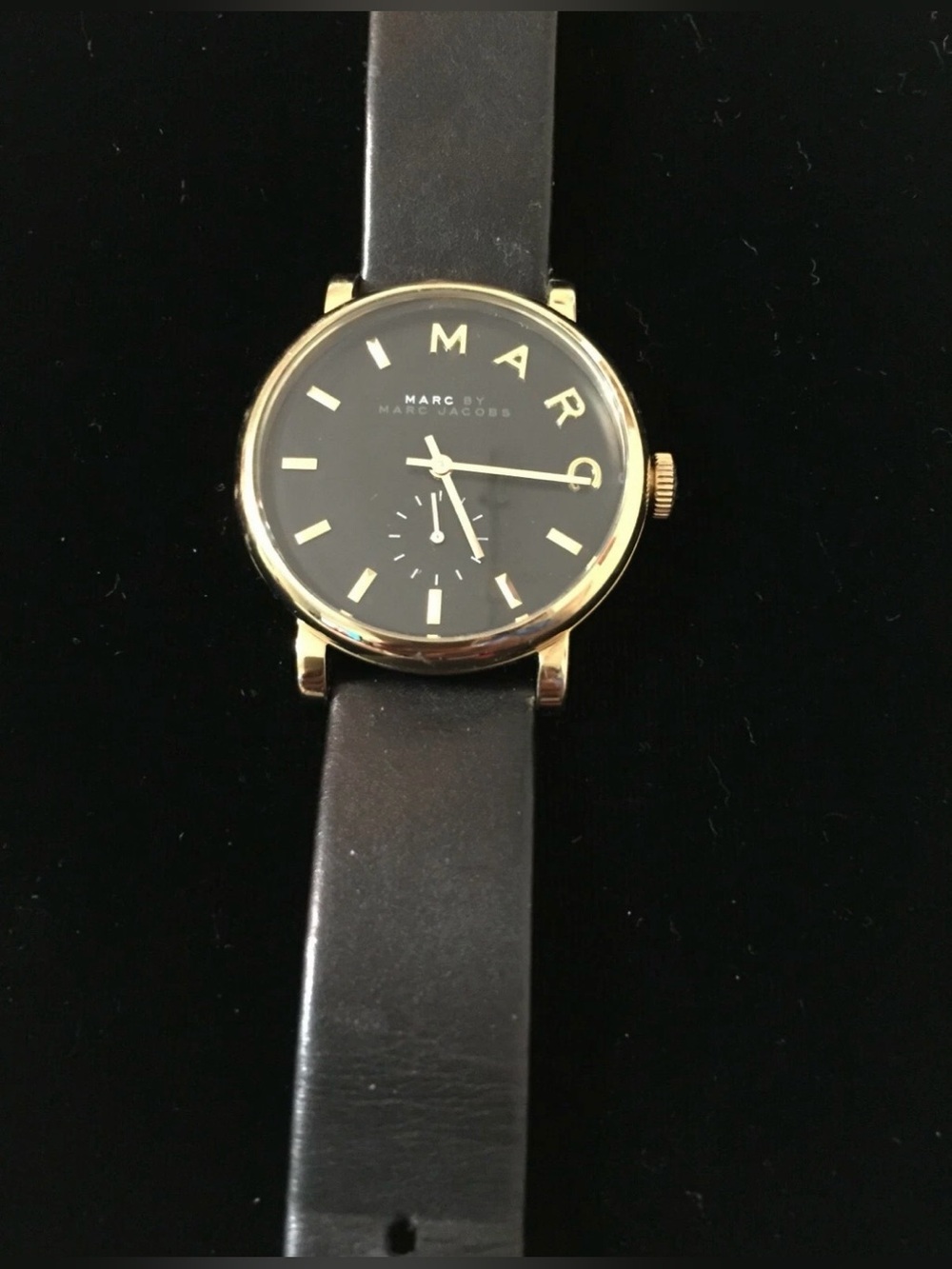 MARC JACOBS WATCH LADIES SLEEK BAKER GOLD-TONE WITH BLACK LEATHER BAND MBM1269